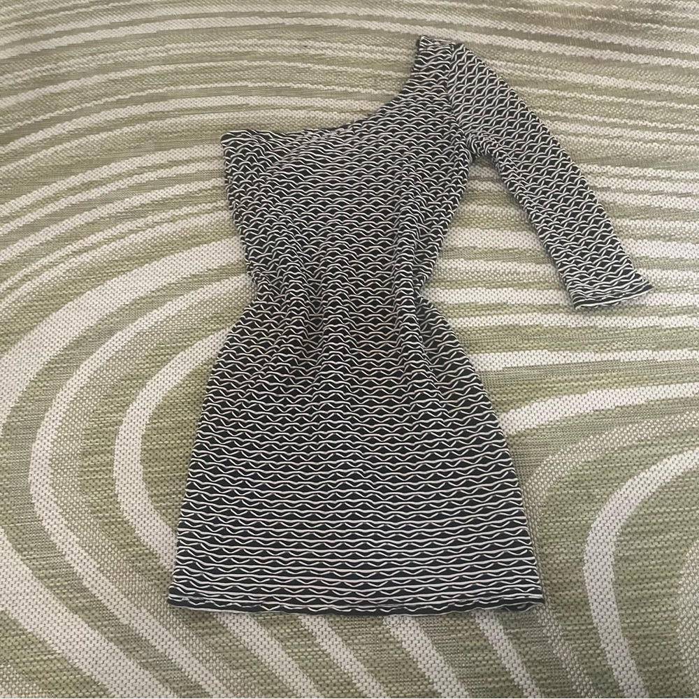 🖤🤍Papaya Off the Shoulder Dress🤍🖤